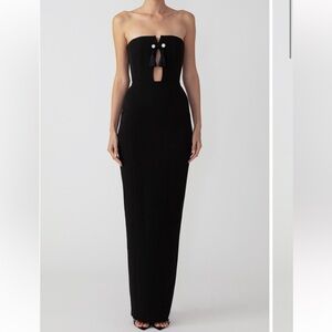 ✨NEW✨ SAU LEE Imani Gown in Black
Maxi Dress Tassel Strapless Size 6